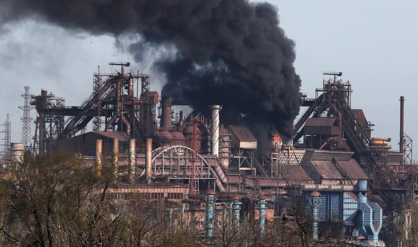 Huta stali Azowstal dała schronienie pond 400 cywilom, w tym kobietom i dzieciom. Wielu ewakuowano, ale żołnierze wciąż są w środku