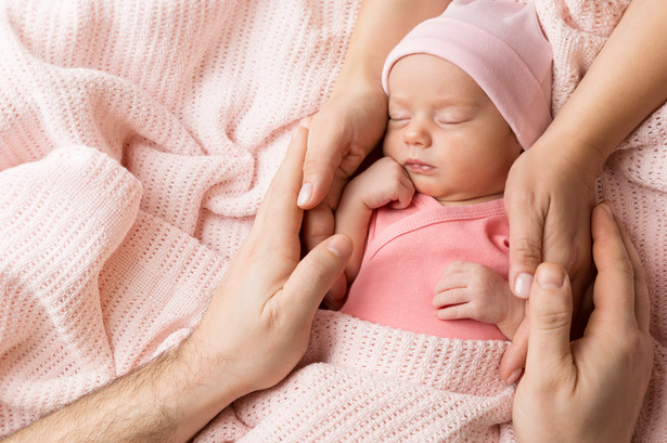 KE proponuje nowe przepisy ws. wzajemnego uznawania pochodzenia dziecka przez państwa UE