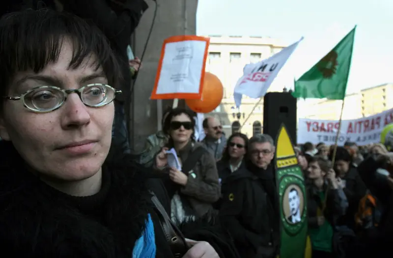 Alicja Tysiąc 28.03.2007 Warszawa Plac Konstytucji Wiec w obronie kobiet &quot;Stop fanatykom : Romanom i Rydzykom ! Wiec w obronie kobiet i Konstytucji&quot; zorganizowany przez Stowarzyszenie Same o Sobie!  fot. Jacek Wajszczak/REPORTER