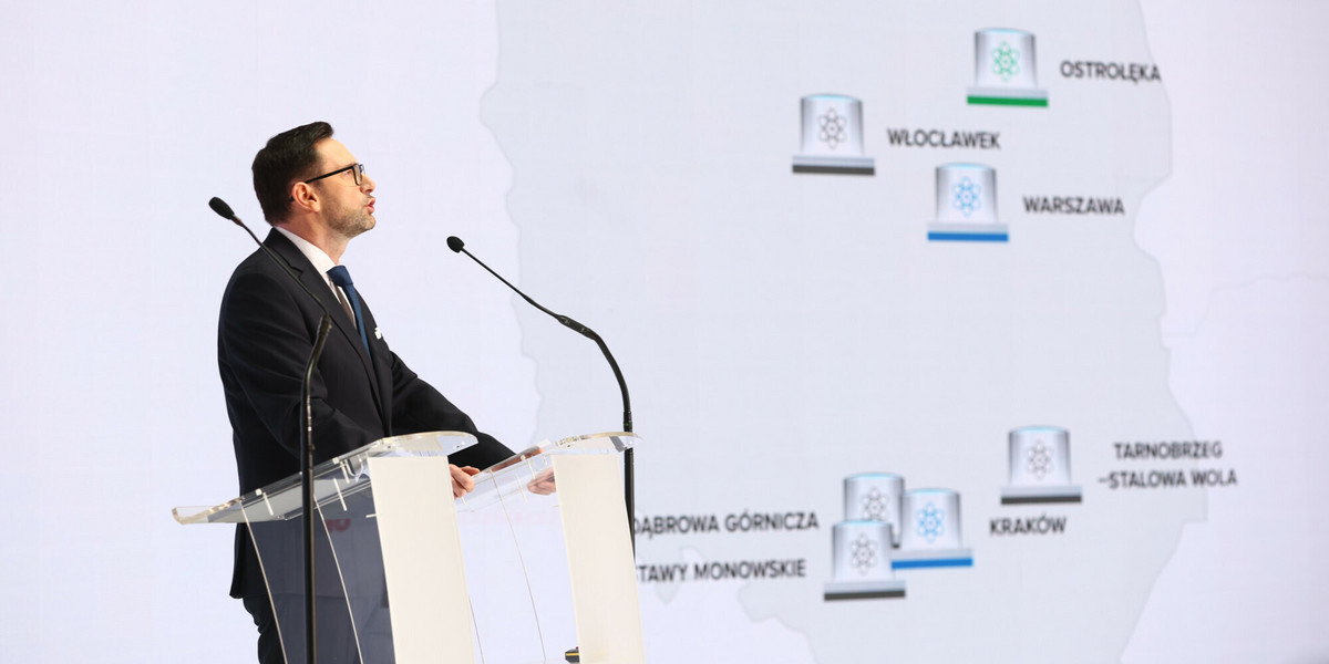 Daniel Obajtek, prezes PKN Orlen, podczas prezentacji potencjalnych lokalizacji SMR-ów. 17 kwietnia 2023 r.