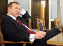 To skandal - grzmi poseł Kurski