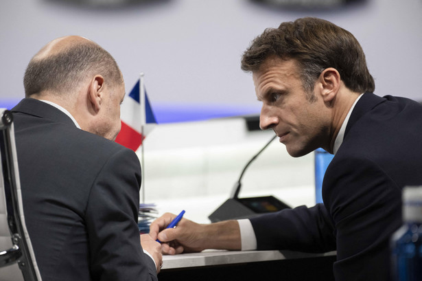 Emmanuel Macron i Olaf Scholz