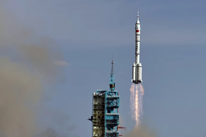 Lansiranje misije Šendžou-20 na raketi "long marč 2F" iz Centra Điukvan, Kina, 24. aprila