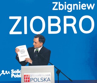 Zjednoczona Prawica zaostrza przekaz. Kampania z sądami i TSUE w tle