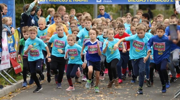 Zapisy elektroniczne na biegi dzieci prowadzone były do 26 września. W przypadku niewyczerpania limitu, dodatkowe zapisy prowadzone będą w Biurze Zawodów w dniach 6 i 7 października.