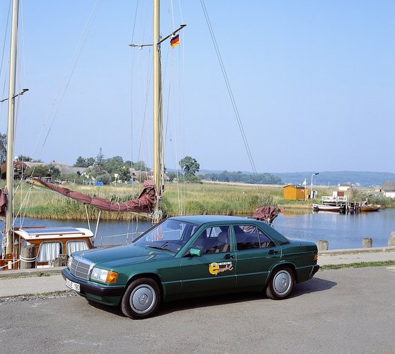 Mercedes 190 z napędem elektrycznym