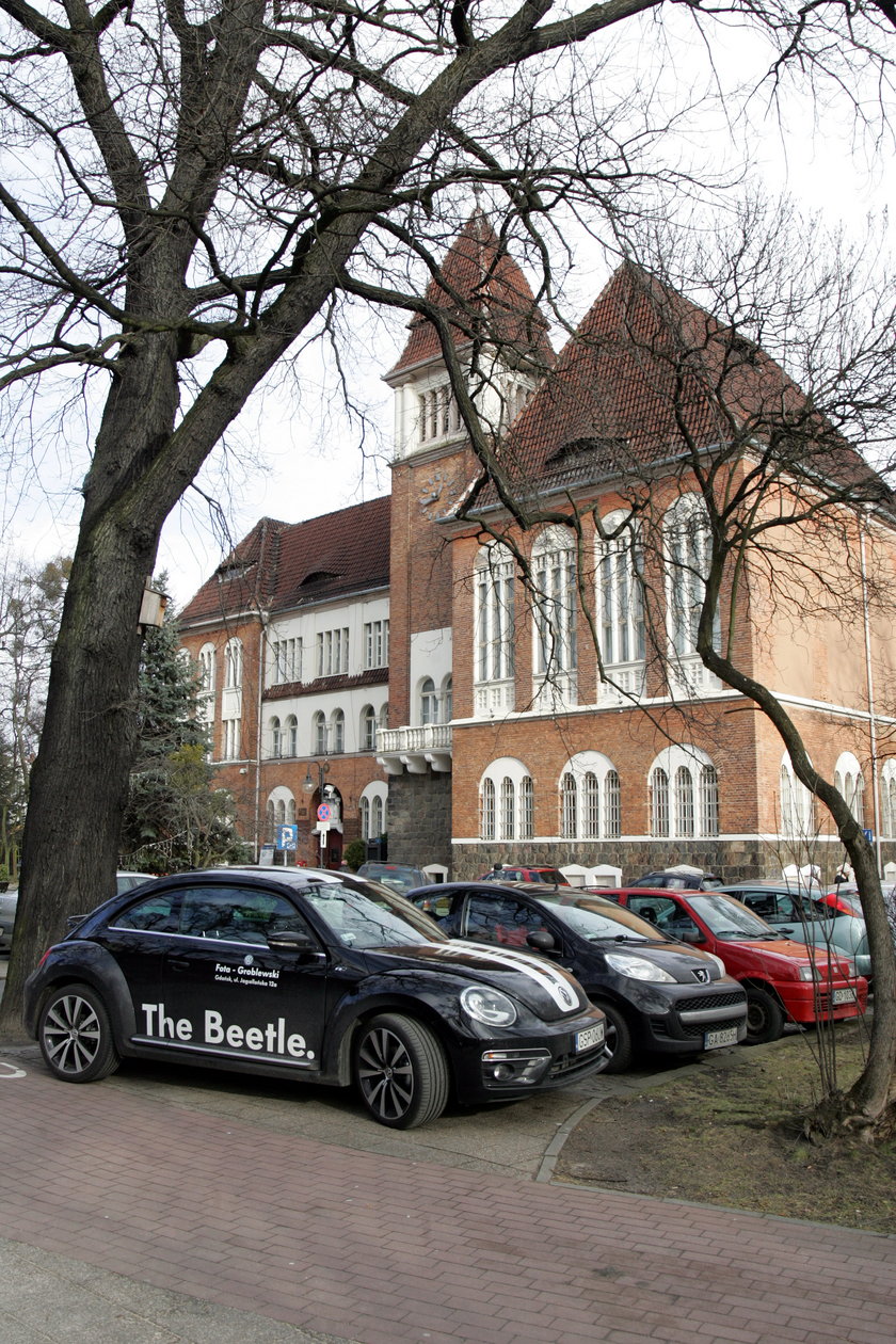 Urząd miasta w Sopocie, tutaj też ciężko o wolno miejsce parkingowe