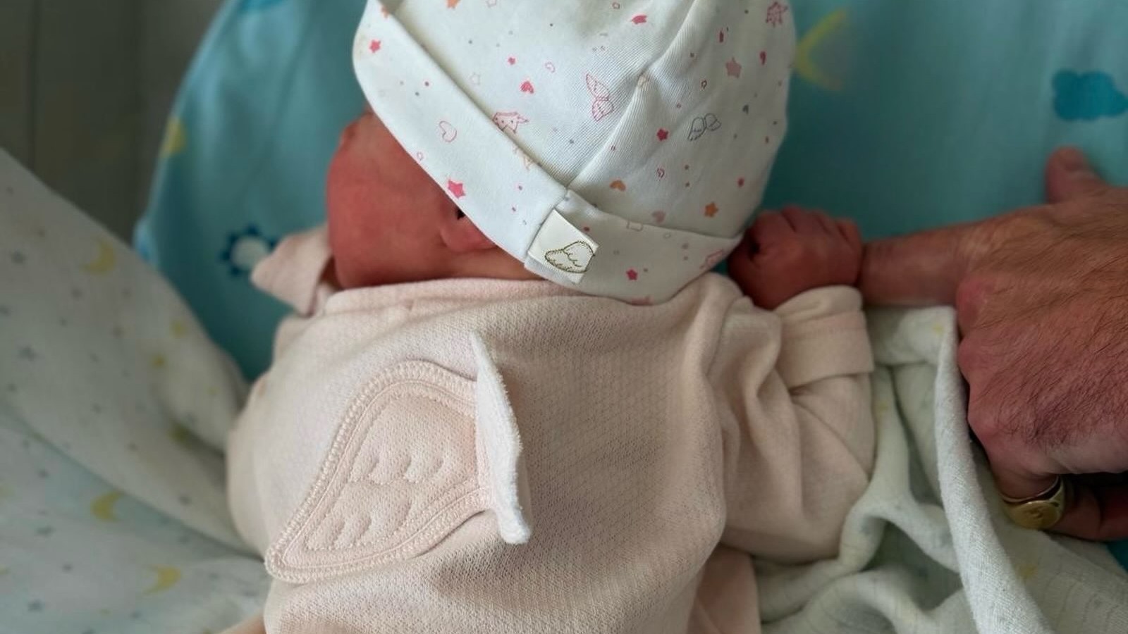 Britskej princeznej Eugenie sa narodila dcérka. 