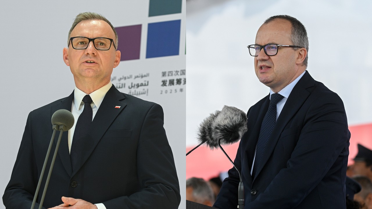 Andrzej Duda uderza w Adama Bodnara. 