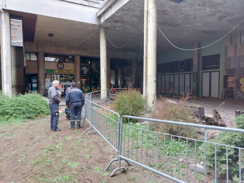 Srušen se deo plafona u Bezistanu