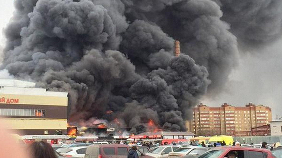 Ogromny pożar centrum handlowego w Kazaniu