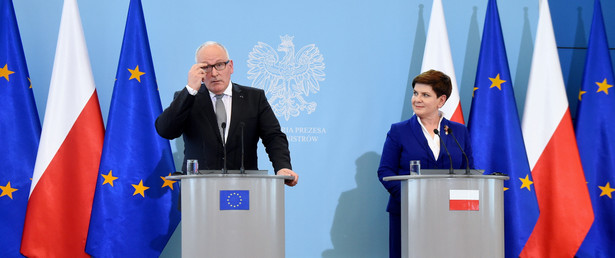 Premier Beata Szydło i pierwszy wiceprzewodniczący Komisji Europejskiej Frans Timmermans