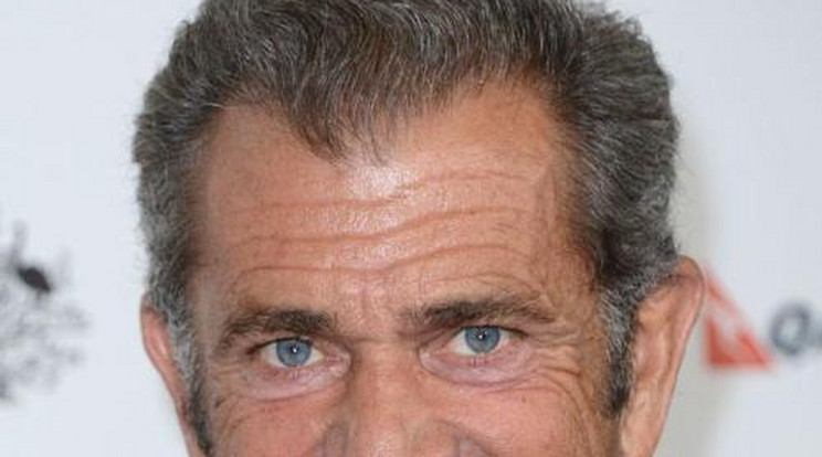 Botrány! Leköpte és fellökte a fotóst Mel Gibson