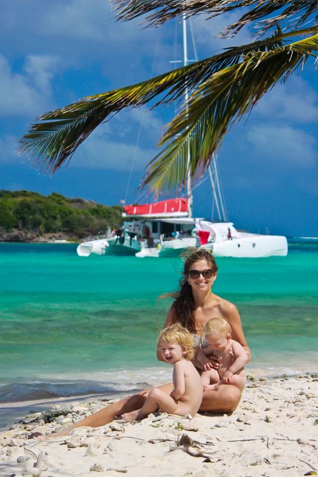 Ania z dziećmi przy archipelagu Tobago Cays, gdzie spędzili pierwszą Wigilię poza Polską