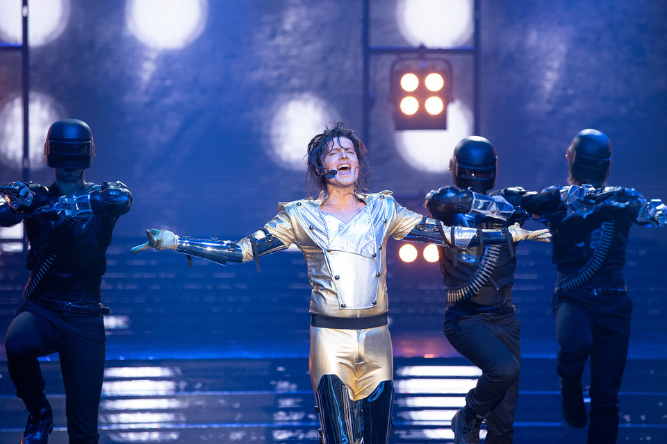 Piotr Gawron-Jedlikowski jako Michael Jackson w programie "Twoja twarz brzmi znajomo 14"