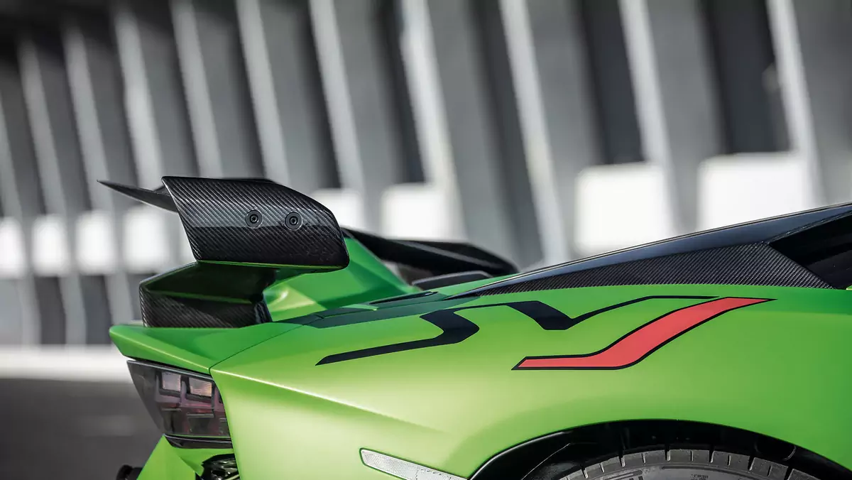 Lamborghini Aventador SVJ w fabrycznym malowaniu