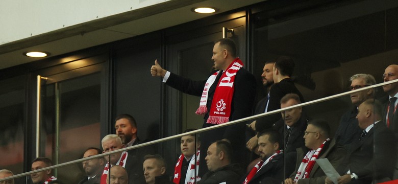 Karol Nawrocki murem za kibicami reprezentacji Polski. Tak podświetlono Pałac Prezydencki