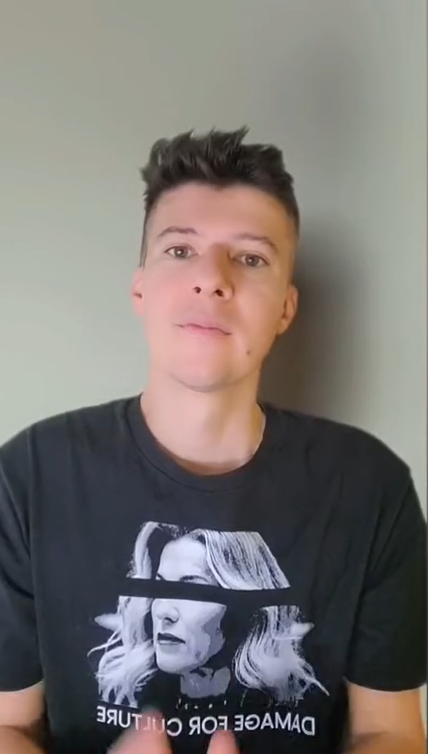 Moderátor Rasťo Iliev.