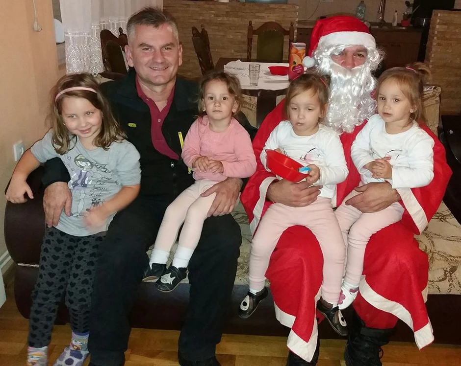 Stolar Mile i njegov kum Nikola "Deda Mraz" širom zemlje usrećuju mališane