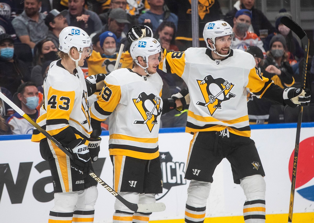 Radość hokeistów Pittsburgh Penguins