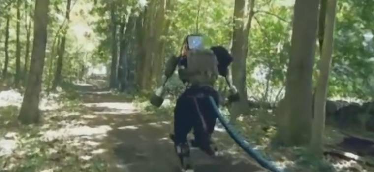 Robot Google częściowo z drukarki 3D zaliczył udany spacer po lesie (wideo)