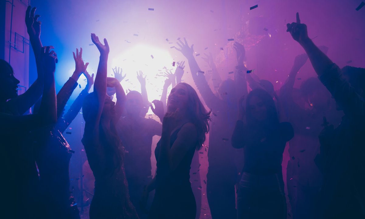 Londyński klub zorganizował imprezę tylko dla wysokich. Wstęp od 183 cm wzrostu wywołał burzę w sieci