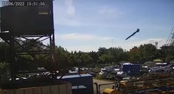 "Nagranie obnaża kłamstwa Rosji". To nie była eksplozja w składzie amunicji, na filmie widać pociski