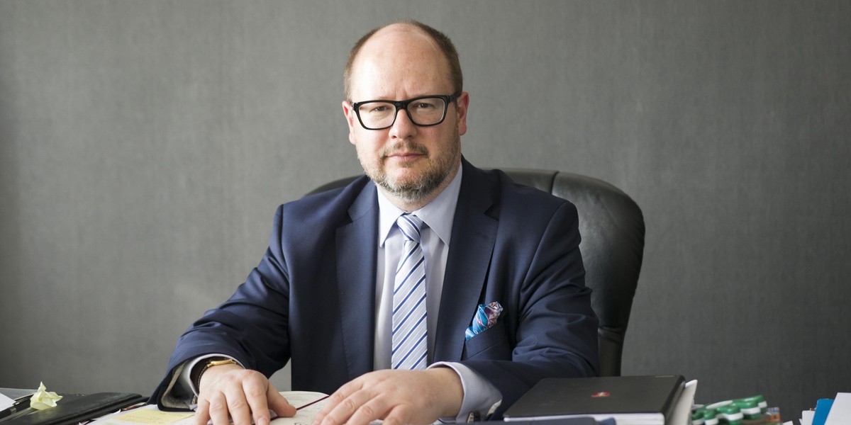 Adamowicz kupił akcje PZU