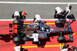 Alonso i Button najszybsi na piątkowych treningach