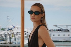 Retro dodaci za kosu PREPLAVILI plaže i ulice ovog leta: Savršeno dižu FRIZURU i svaki autfit, a ova tri daju TOP TRENDI IZGLED