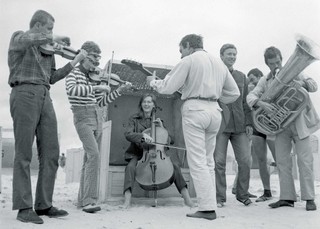 A latem niosła się FAMA... Historia słynnego festiwalu