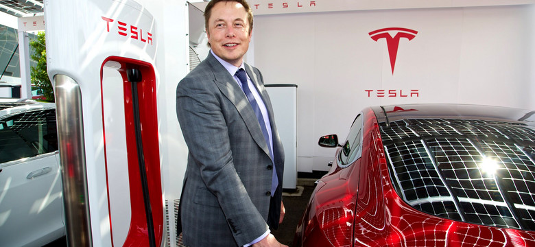 Tesla w Polsce oficjalnie rusza z pierwszymi dostawami samochodów. Można już testować