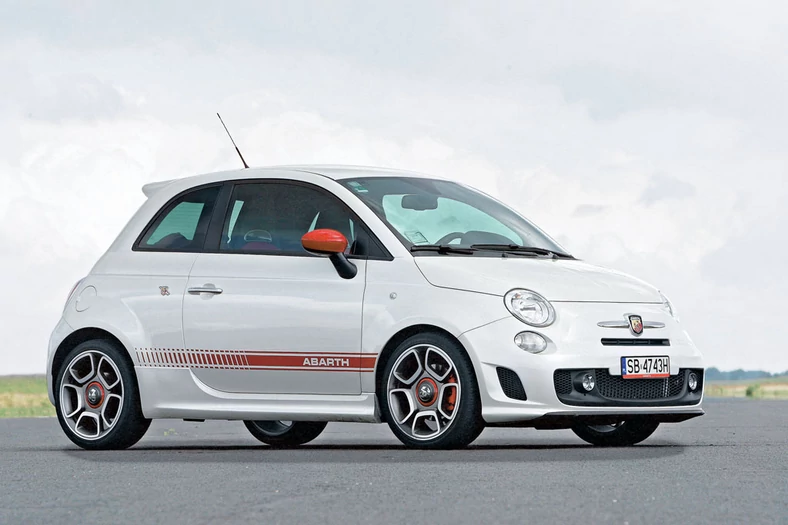 Mały i zadziorny –  Abarth 500 może wprawić w zakłopotanie wiele podrasowanych aut