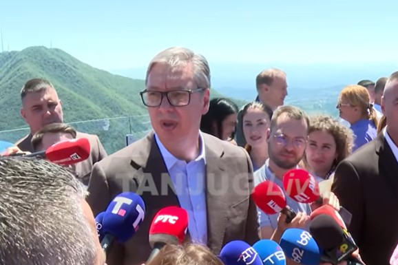 "ONI POMALO PADAJU, MI NAPREDUJEMO" Vučić o izborima: "Nisu neizvesni, ja znam kraj, spremio sam se da im čestitam" (VIDEO)