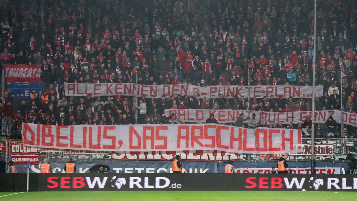 Protest kibiców podczas meczu VfL Bochum - Bayern Monachium