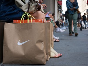 Zseniális! A Nike új cipője igazi üvegcipellő!