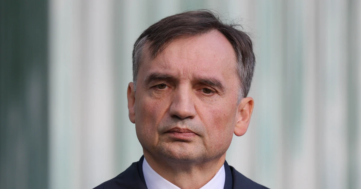 Ziobro chce być przesłuchany za granicą. "Polska nie jest już długo miejscem jego zamieszkania"