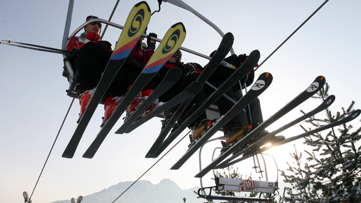 ZAKOPANE POLANA SZYMOSZKOWA NARCIARZE WYPOCZYNEK