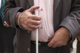 Na pracowników z lekkim schorzeniem narządu wzroku nie ma wyższego dofinansowania