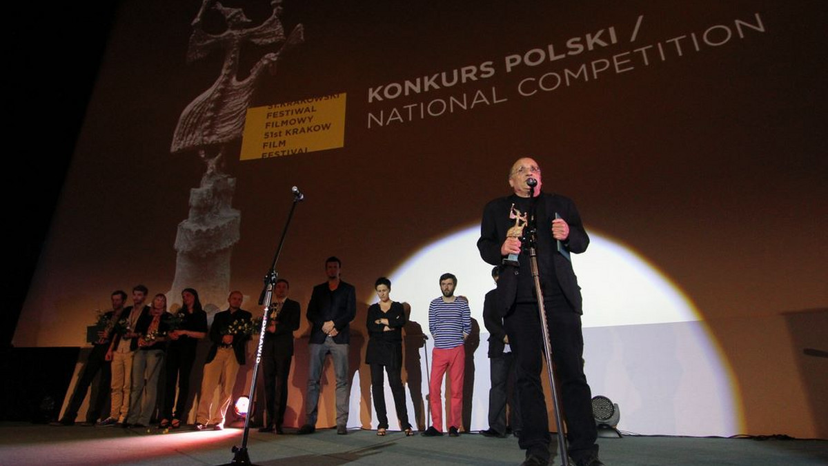 Jeden z najbardziej znanych i nagradzanych na świecie polskich filmowców, laureat niezliczonych festiwali filmowych i wielu prestiżowych nagród, Marcel Łoziński, zostanie uhonorowany przez Krakowski Festiwal Filmowy tytułem Smoka Smoków za całokształt twórczości.