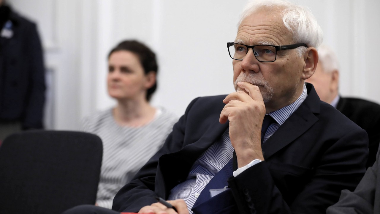 Zamieszanie wokół ponownego liczenia głosów. Prof. Marek Safjan mówi wprost
