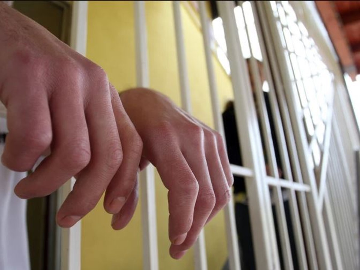 Srbin (27) iz zatvora u Austriji optužen da je organizovao trgovinu drogom