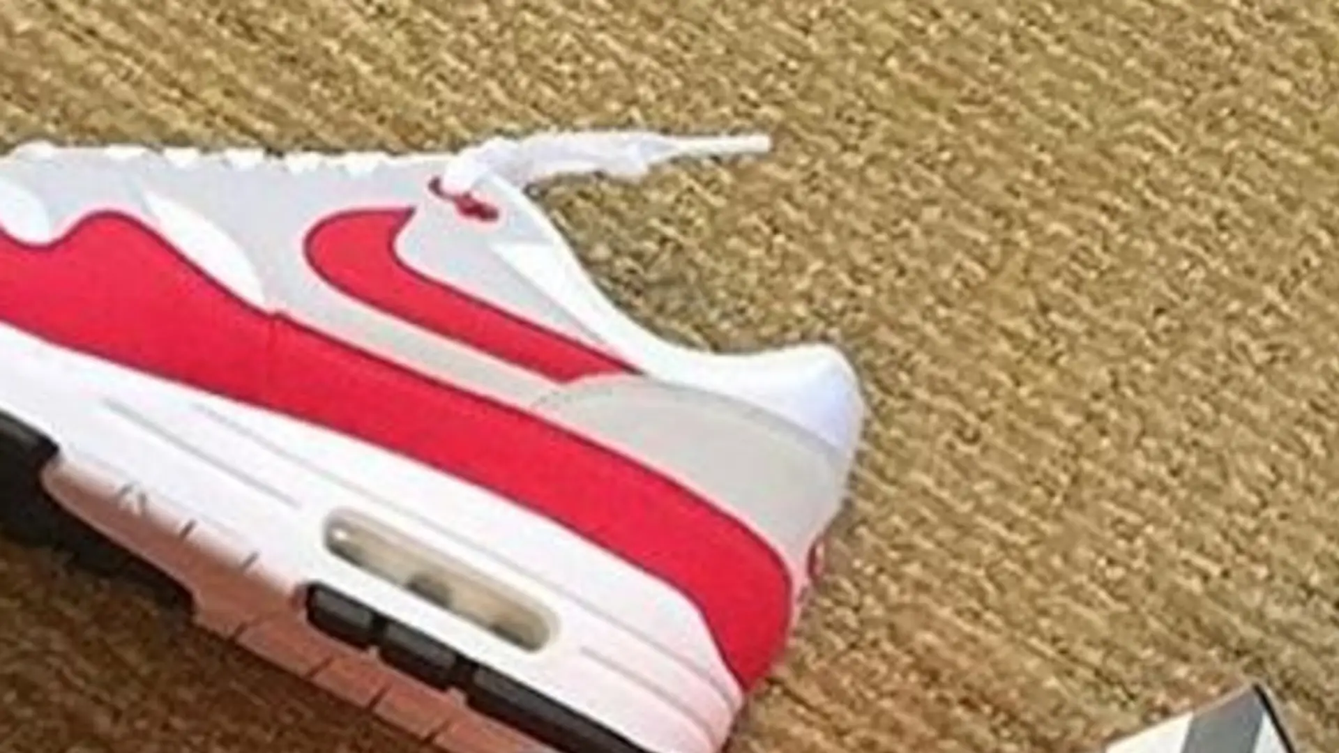 Mamy pierwsze fotki nowych Air Max 1. Zaskakuje nas nawet pudełko