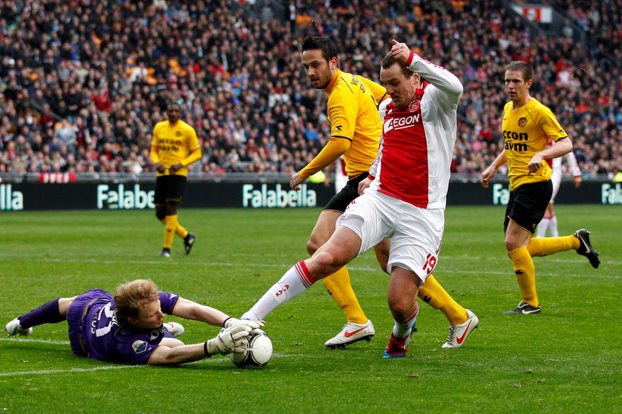 Mateusz Prus w meczu z Ajaxem Amsterdam