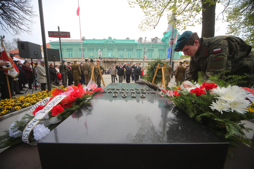 Obchody święta Konstytucji 3 Maja i Święta Najświętszej Maryi Panny Królowej Polski w Łodzi odbyły się w Archikatedrze Łódzkiej i przed Grobem Nieznanego Żołnierza