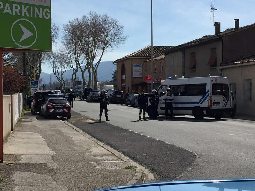 Rzeź w supermarkecie. Są zabici, ranny policjant