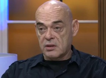 MESECIMA JE BIO U KOMI, supruga je molila prijatelje da ga obilaze i da mu PRIČAJU GLASNO I PUŠTAJU MUZIKU, a onda je sve zatekla vest o njegovoj smrti!