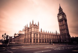 Skandal w Wielkiej Brytanii. Analityk z brytyjskiego parlamentu podejrzany o szpiegostwo na rzecz Chin