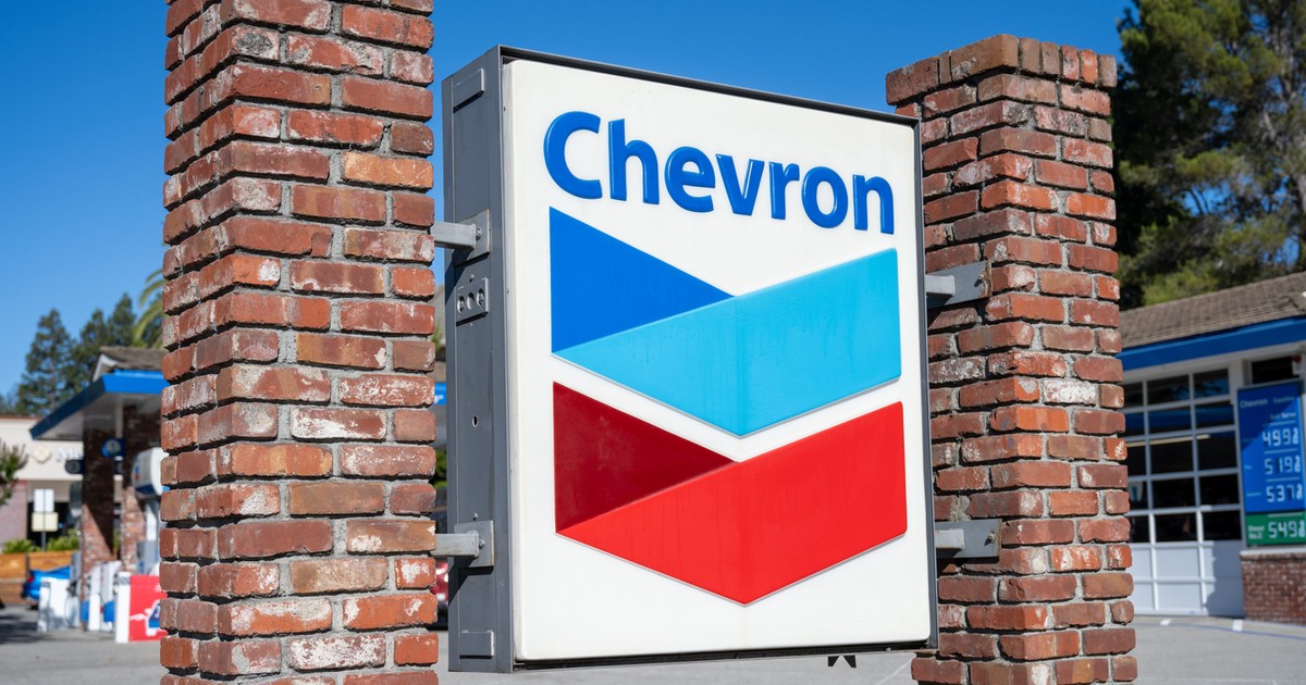 Chevron sells Angola oil stakes to Energean for $260M in West Africa push