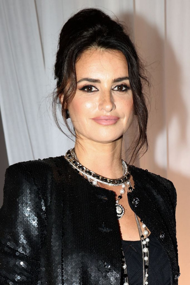 Penelope Cruz na pokazie Chanel 2021/22 Métiers d’art show